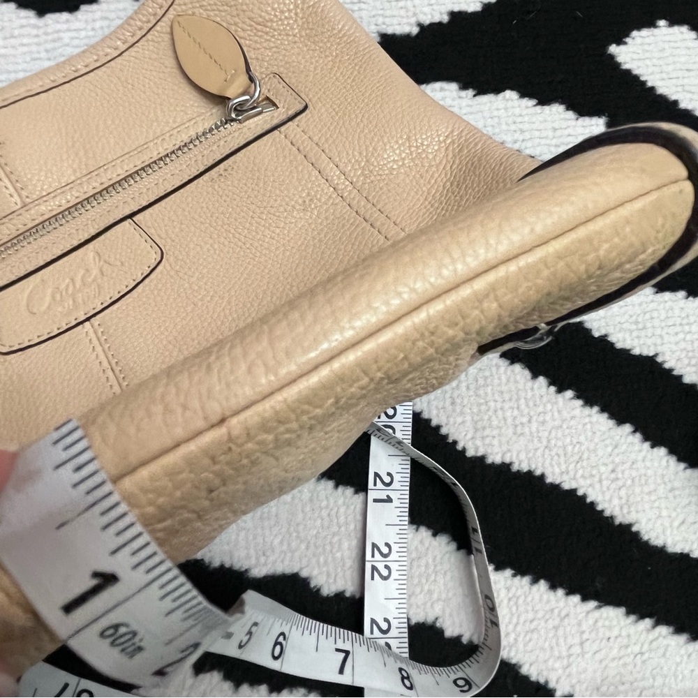 COACH Penelope Hippie Leather Cross-body Bag F14679 - Picture 9 of 12